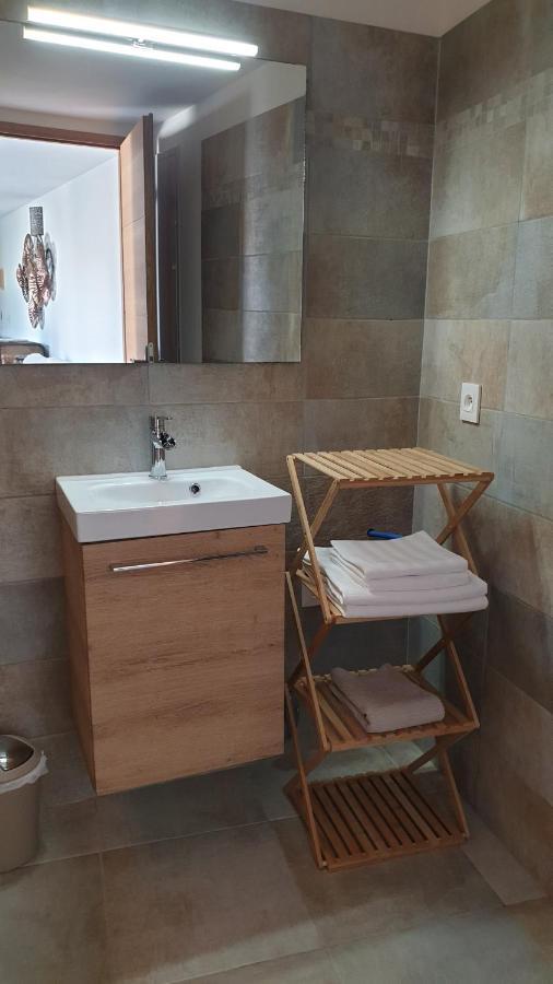 Les Terrasses Des Anthenors Bed & Breakfast Ensues-la-Redonne Exterior foto