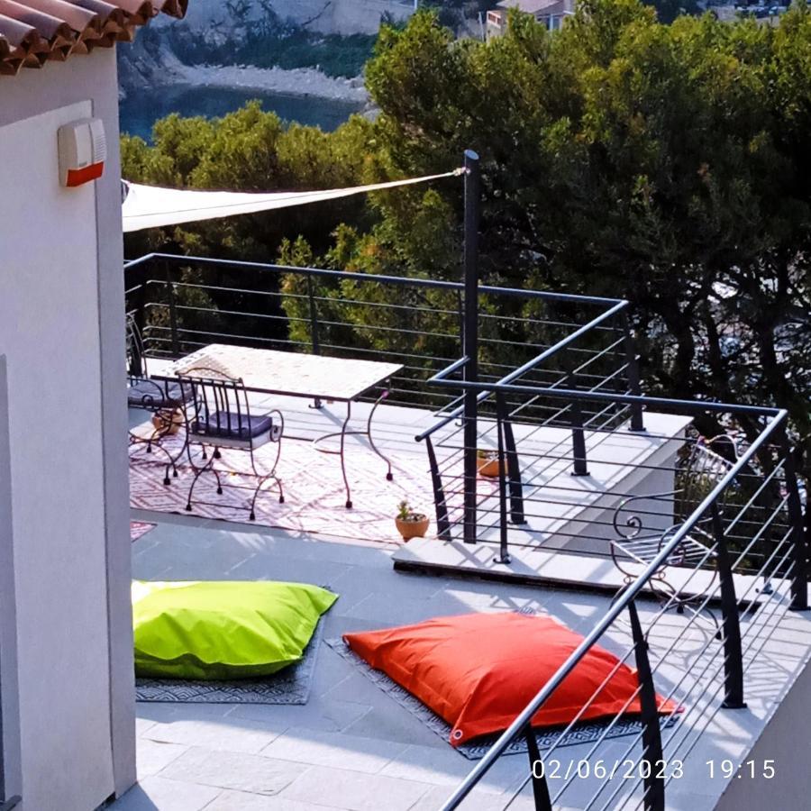 Les Terrasses Des Anthenors Bed & Breakfast Ensues-la-Redonne Exterior foto